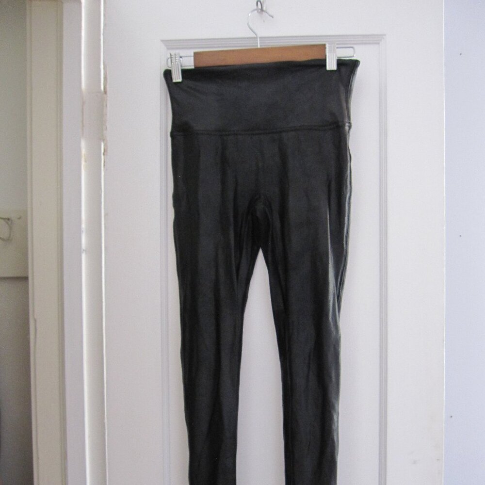 Spanx Faux Leather Leggings in Black Size M